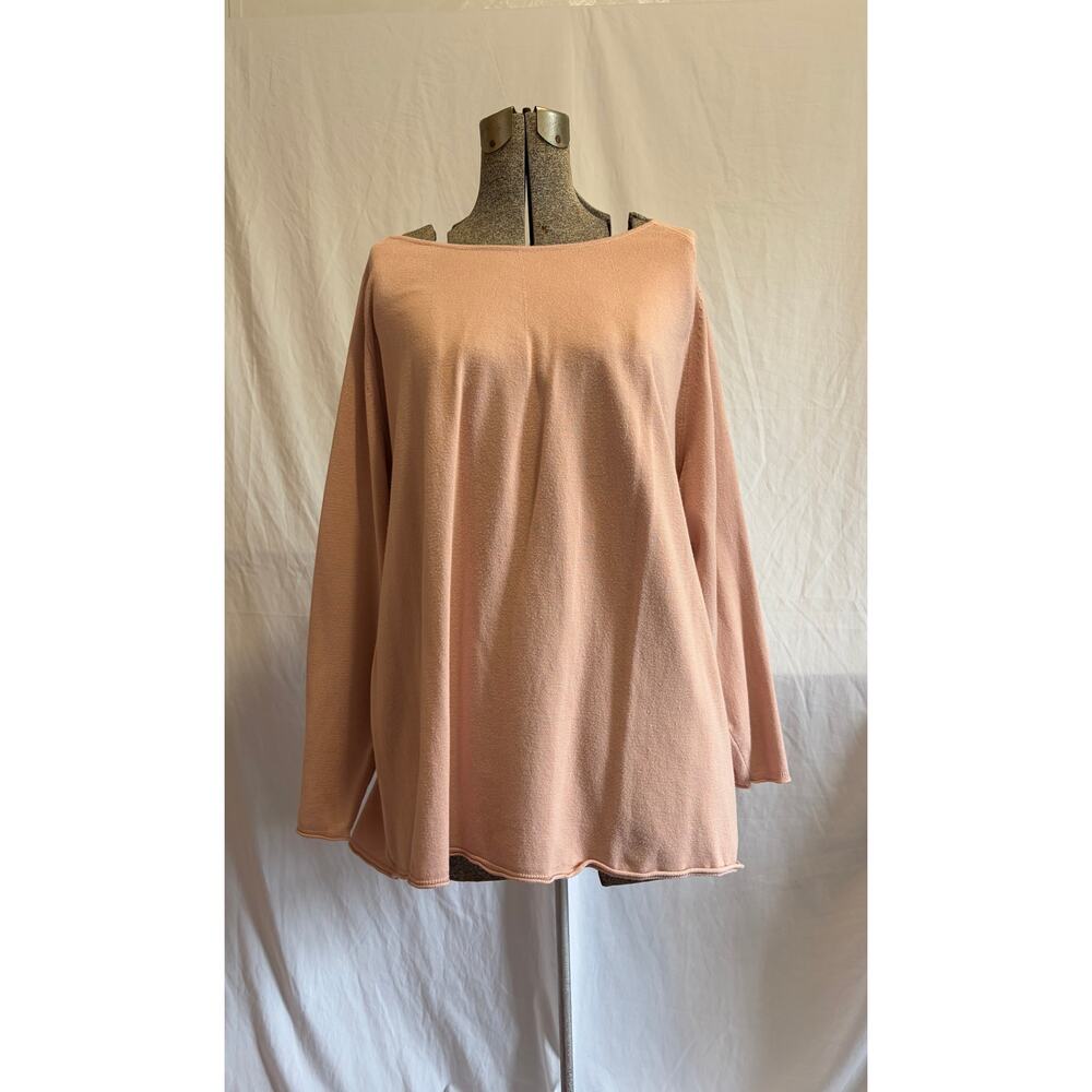 Lyn Woman's pink top with pleated back sz 2X